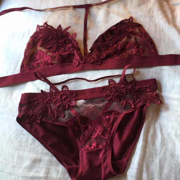 Floral Lingerie Set - Picture 1 of 5